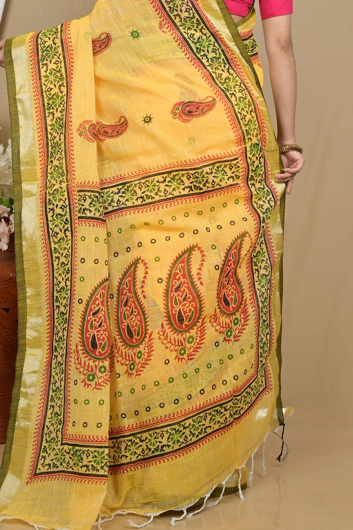 DipDiya Pure Cotton Yellow Hilda Threads of Tradition Printed Handloom Sarees