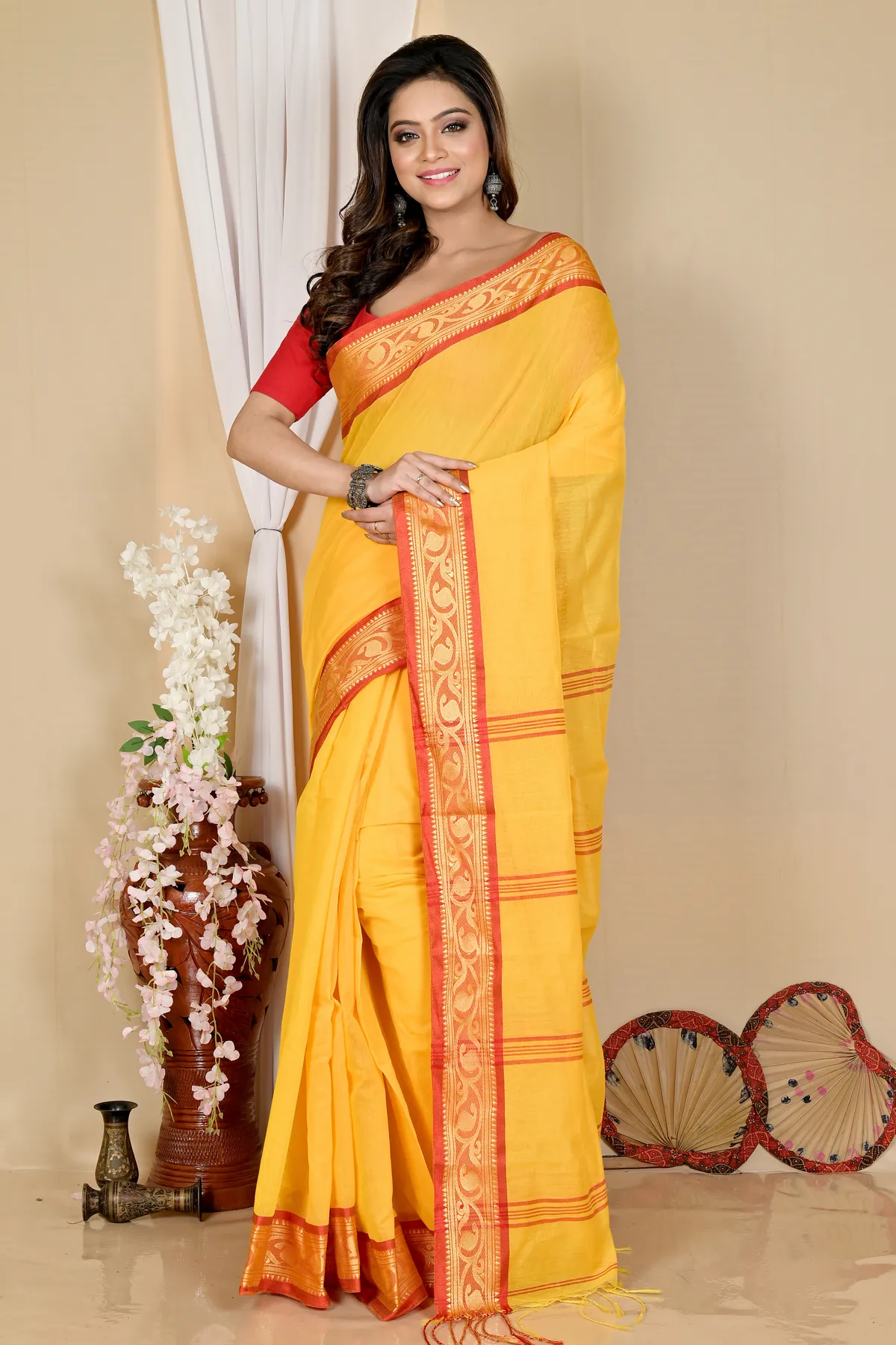 DipDiya Pure Cotton Yellow Nova Elegance in Every Weave Handloom Sarees