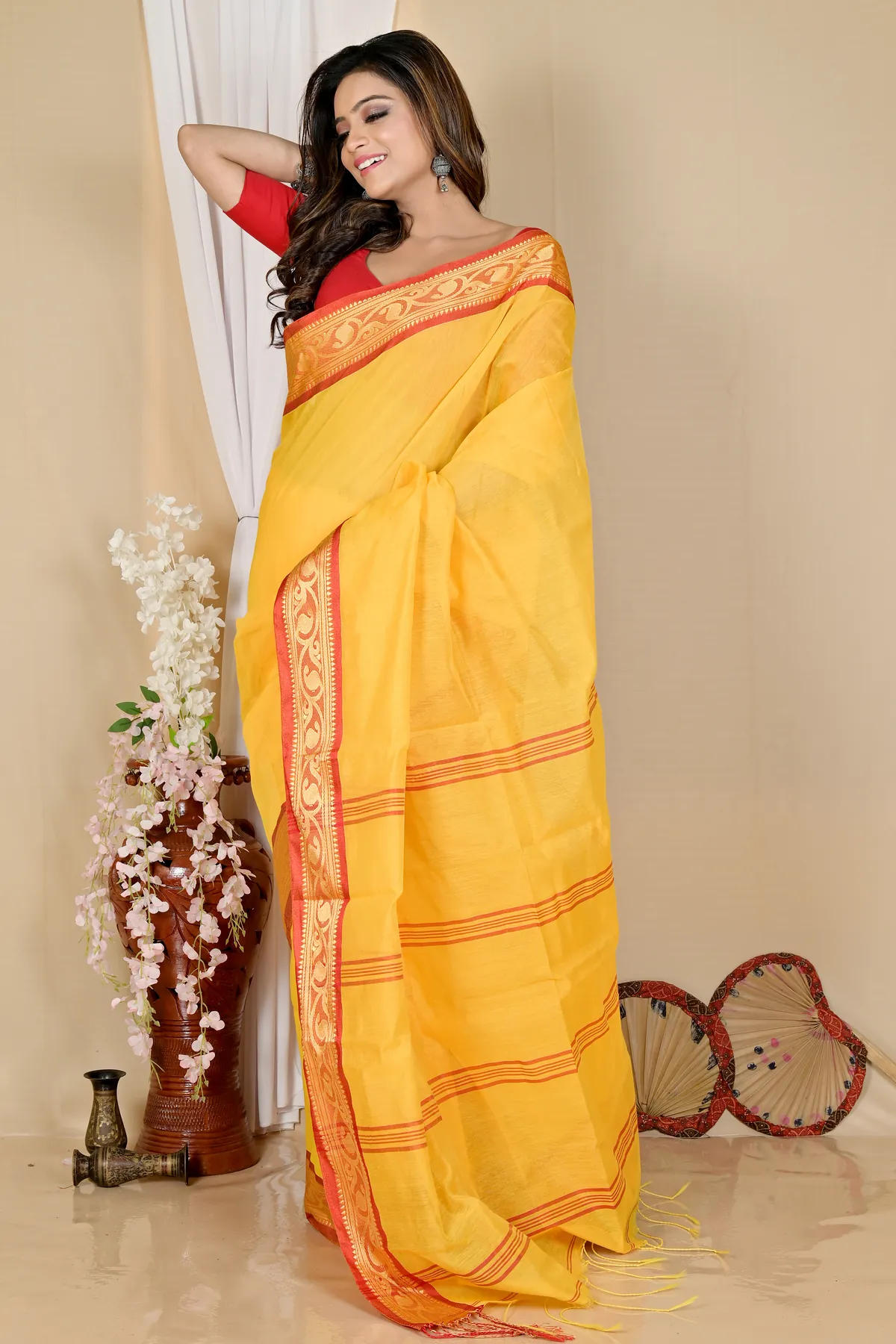 DipDiya Pure Cotton Yellow Nova Elegance in Every Weave Handloom Sarees