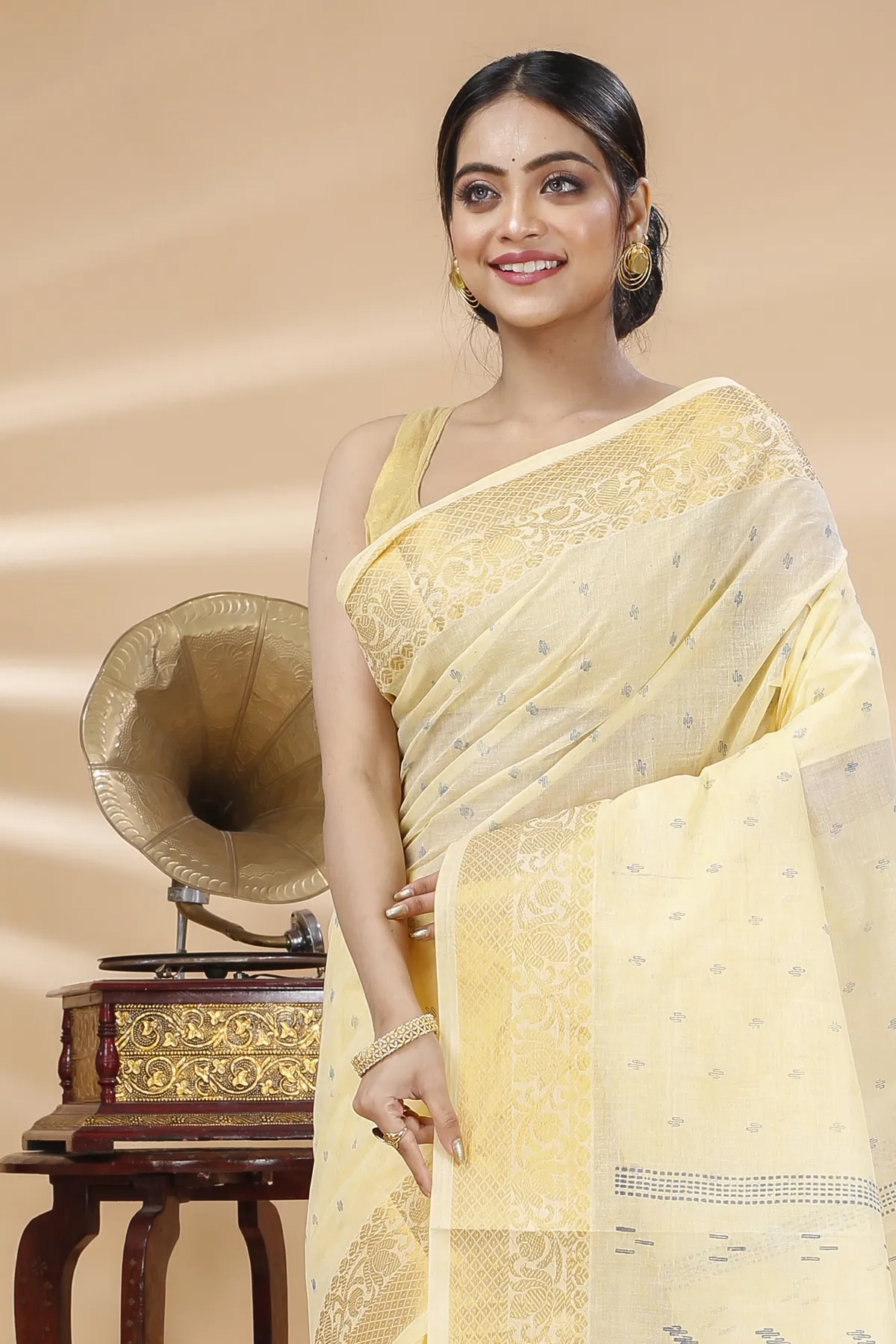 DipDiya Pure Cotton Yellow Purvi Handcrafted Elegance Printed Tant Sarees