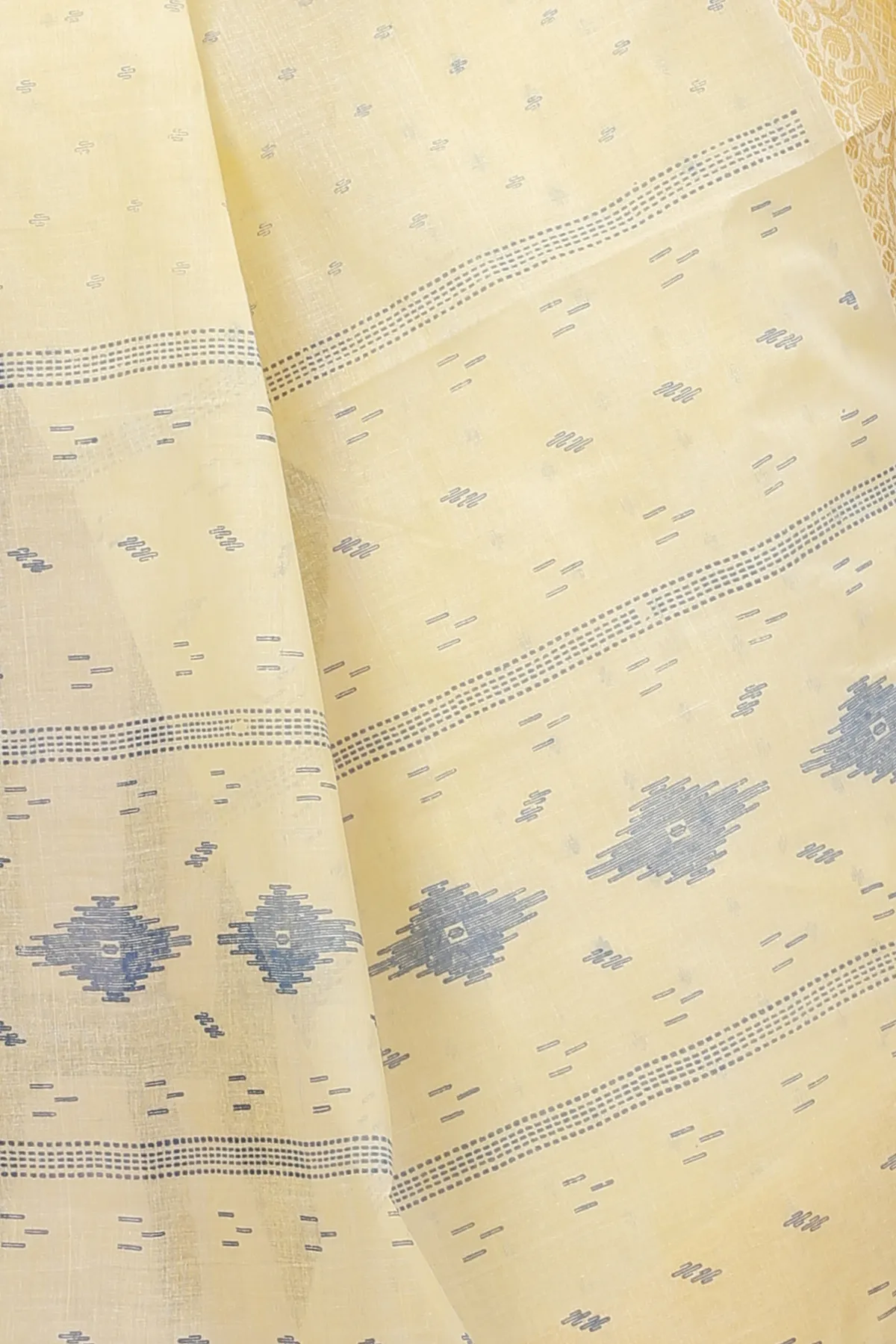 DipDiya Pure Cotton Yellow Purvi Handcrafted Elegance Printed Tant Sarees