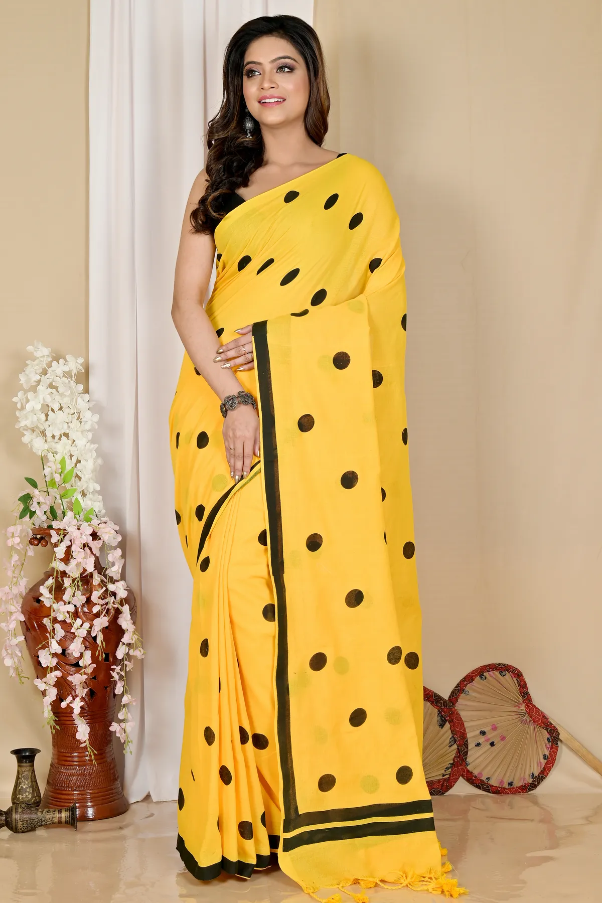 DipDiya Pure Cotton Yellow Tip Effortless Tradition Handloom Sarees