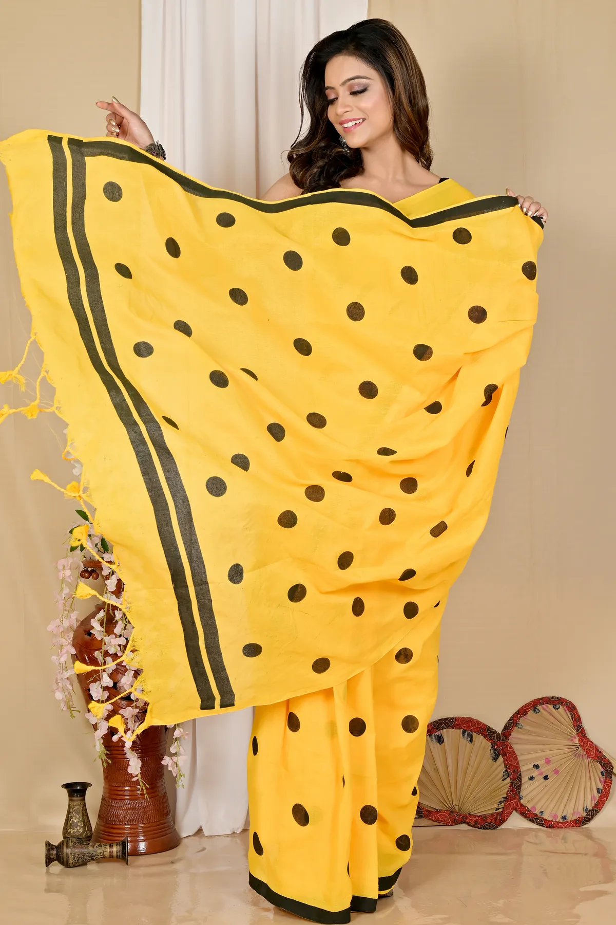 DipDiya Pure Cotton Yellow Tip Effortless Tradition Handloom Sarees
