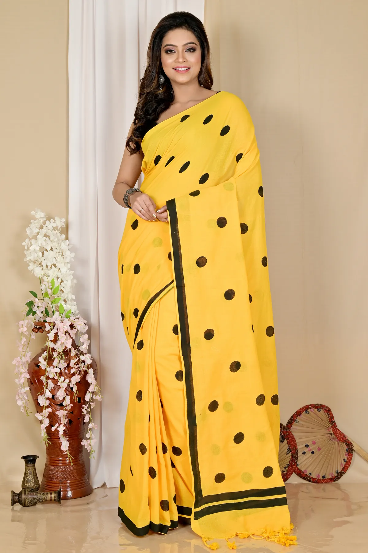 DipDiya Pure Cotton Yellow Tip Effortless Tradition Handloom Sarees